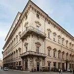 Palazzo Altieri Elegant Apartment
