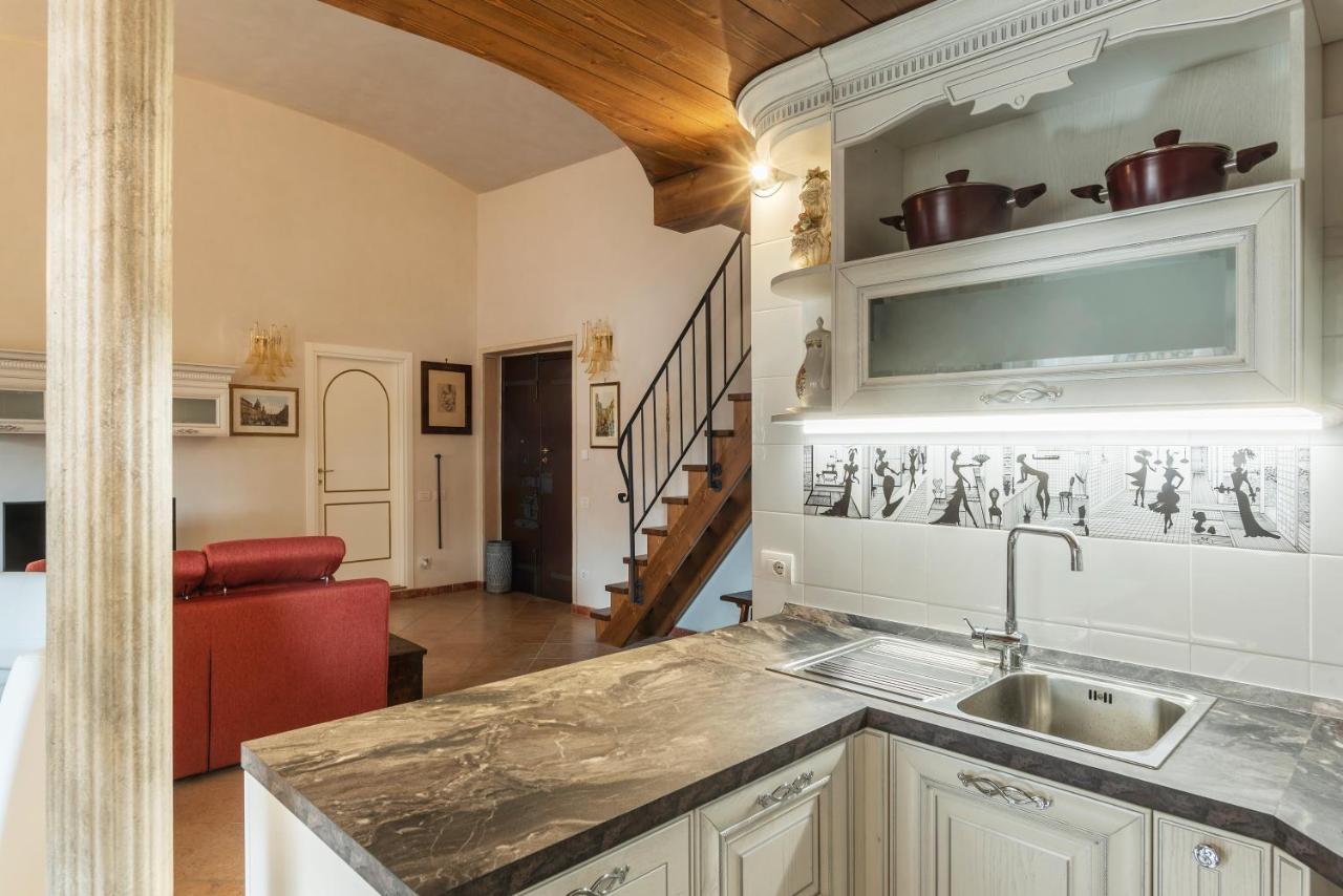 Palazzo Altieri Elegant Apartment Rom